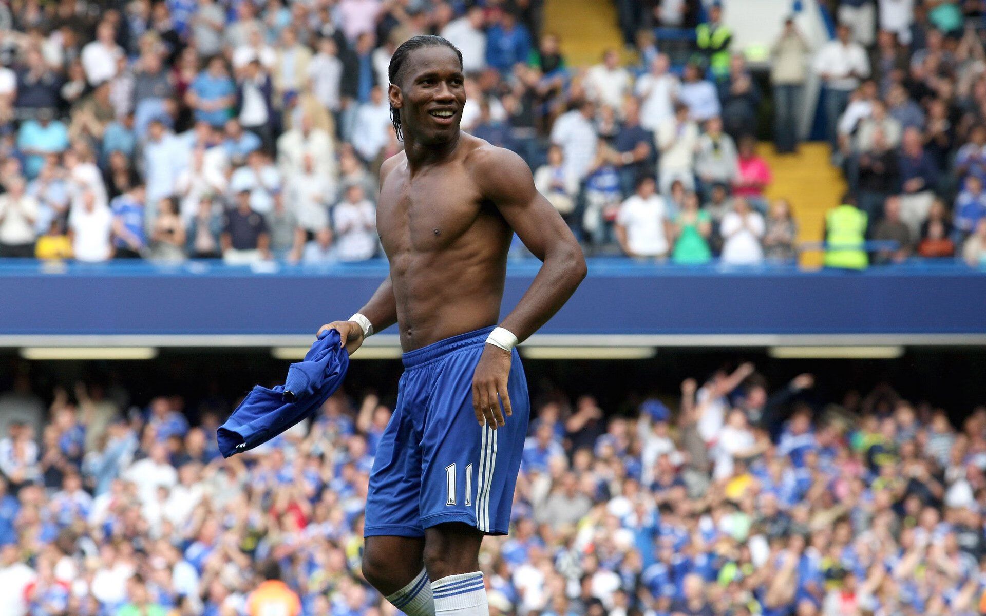 莱万刷新德甲纪录，成为历史第一射手，莱万的德甲纪录